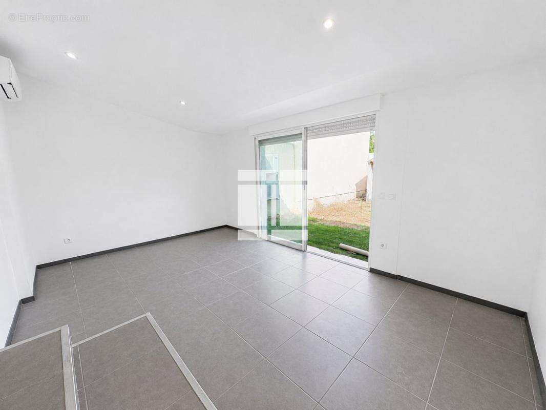BORGO - Mini villa T2 avec jardin et accès à la mer et aux commerces à pieds - photo 8