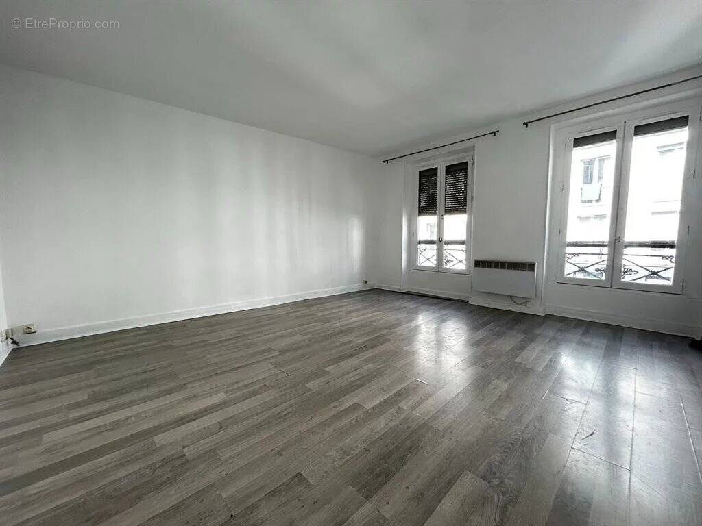 Appartement à PARIS-10E