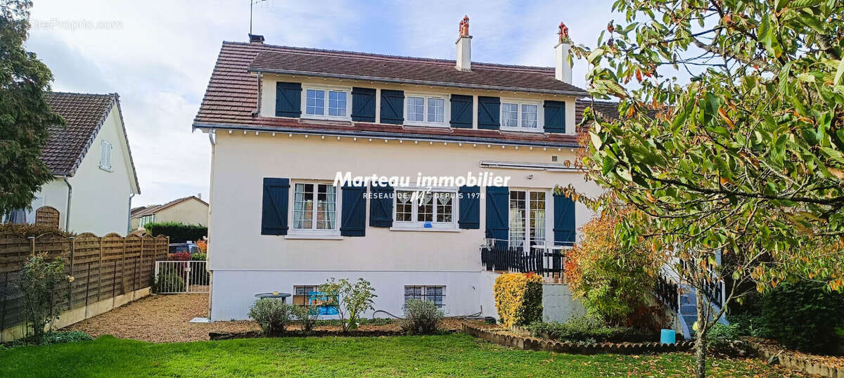 Maison à SAINT-PAVACE