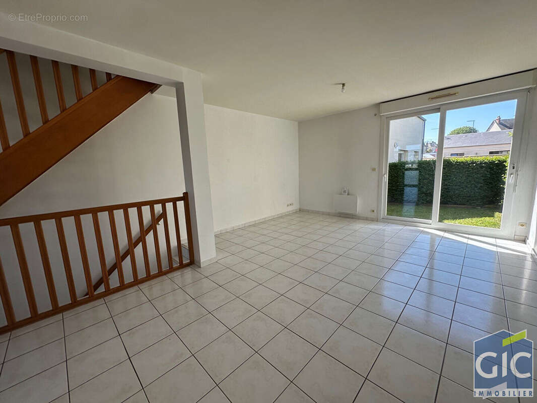 Appartement à PORT-EN-BESSIN-HUPPAIN