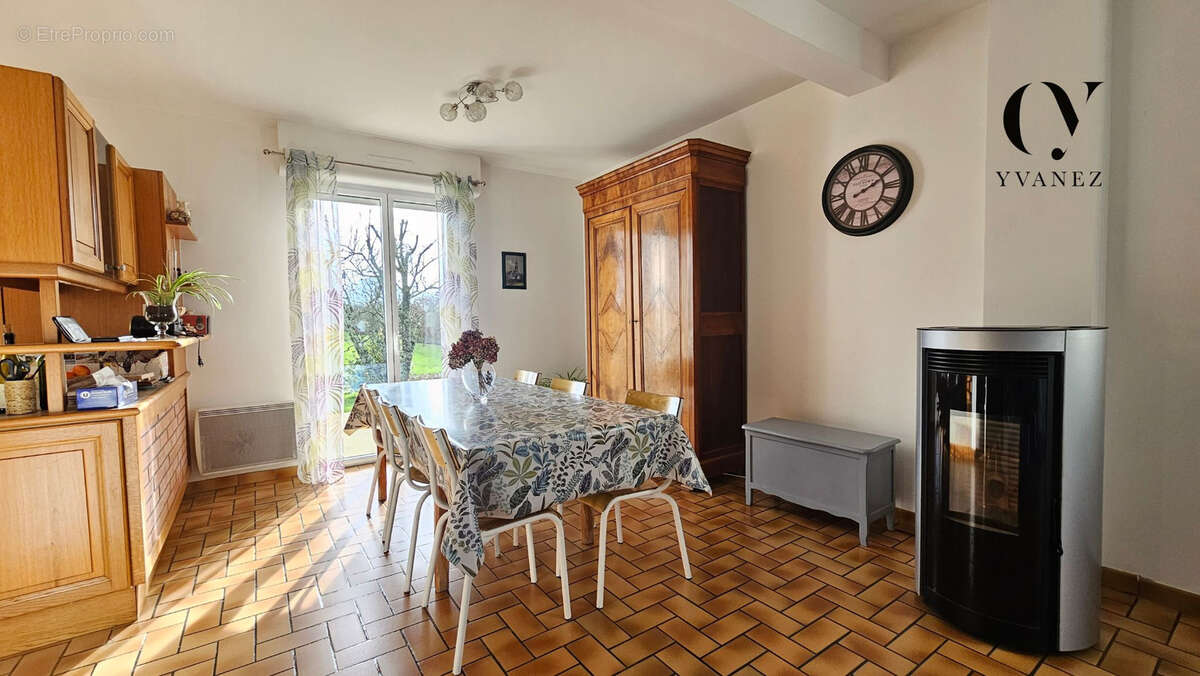 Maison à JANZE
