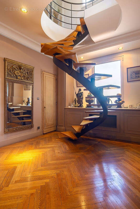 Appartement à MARSEILLE-6E