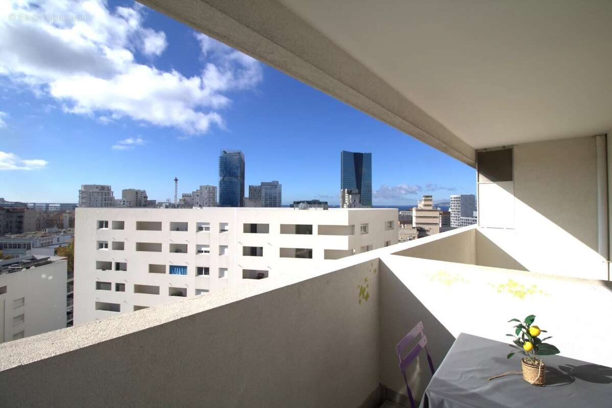 Appartement à MARSEILLE-3E