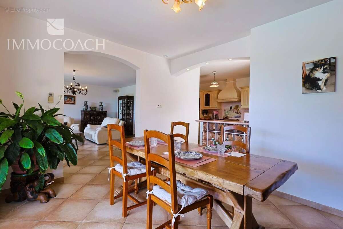 Maison à LA LONDE-LES-MAURES