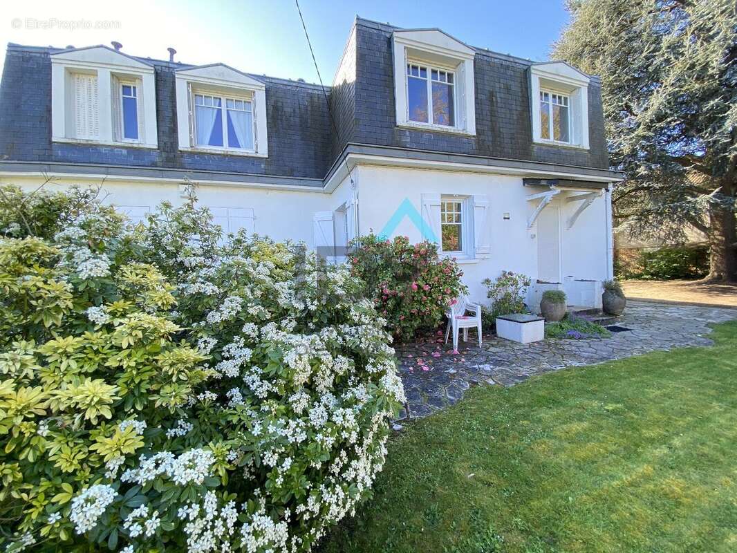 Maison à MAREIL-MARLY