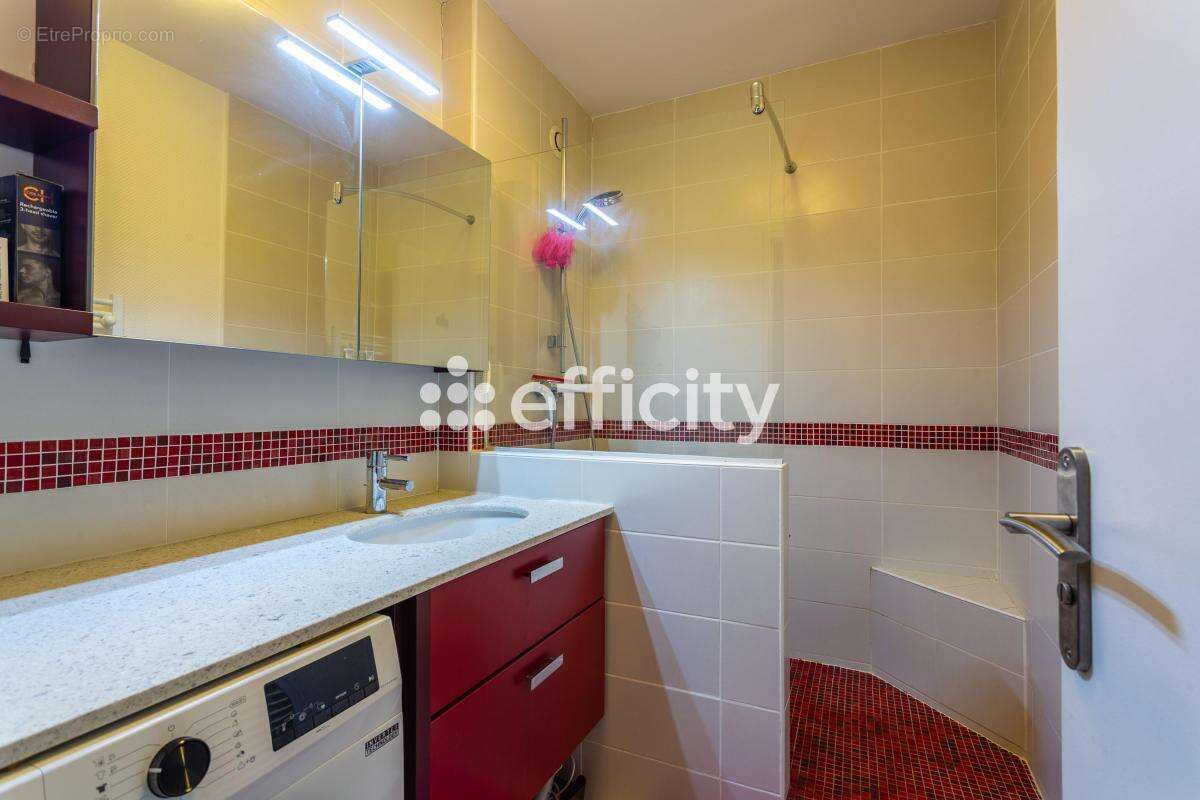 Appartement à SAINT-GENIS-LAVAL