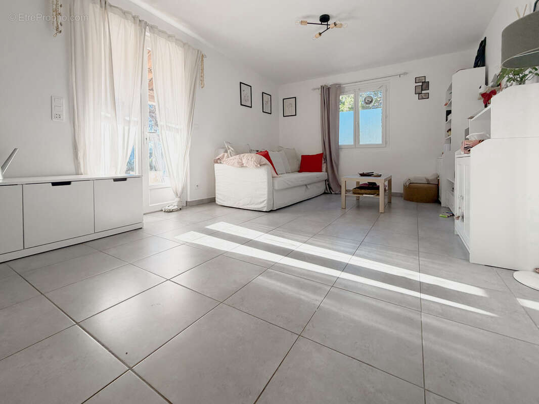 Appartement à FORCALQUEIRET