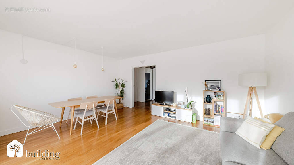 Appartement à COURBEVOIE