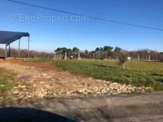 Terrain à SAINT-MARTIN-DE-RIBERAC