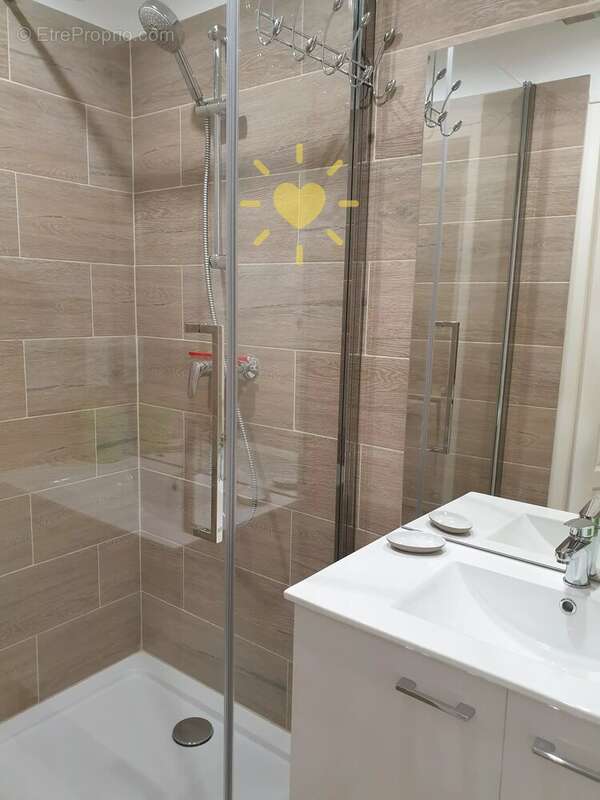 Bastide provencale renovee au calme accessible a pied du village - photo 4