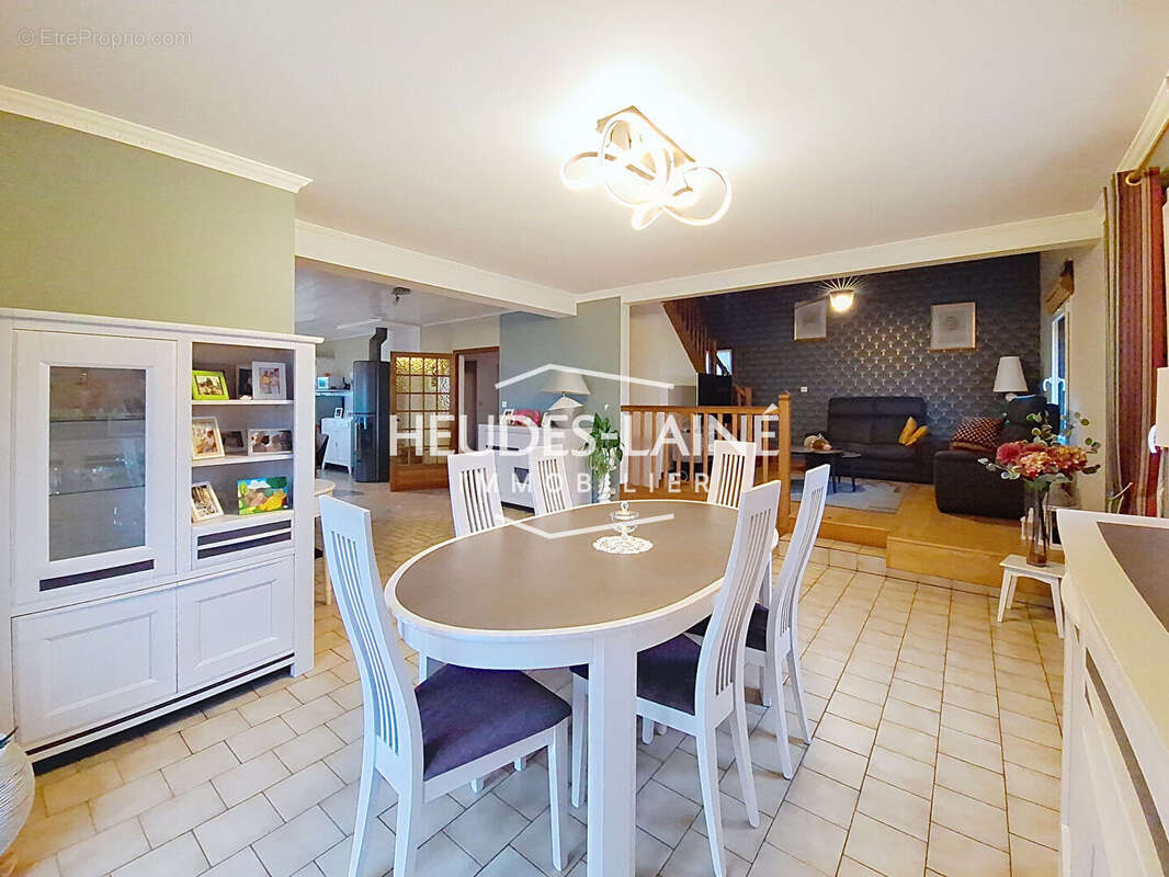 Maison à SAINT-LAURENT-DE-CUVES