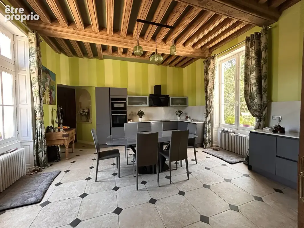 Exceptionnel château XIXème rénové sur 24ha avec piscine - photo 11