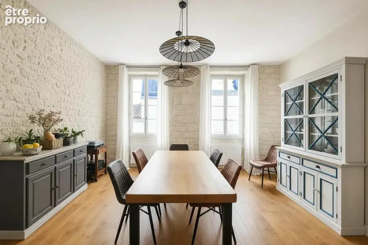 Spacieux duplex 181 m² avec cachet historique - Saintes - photo 5