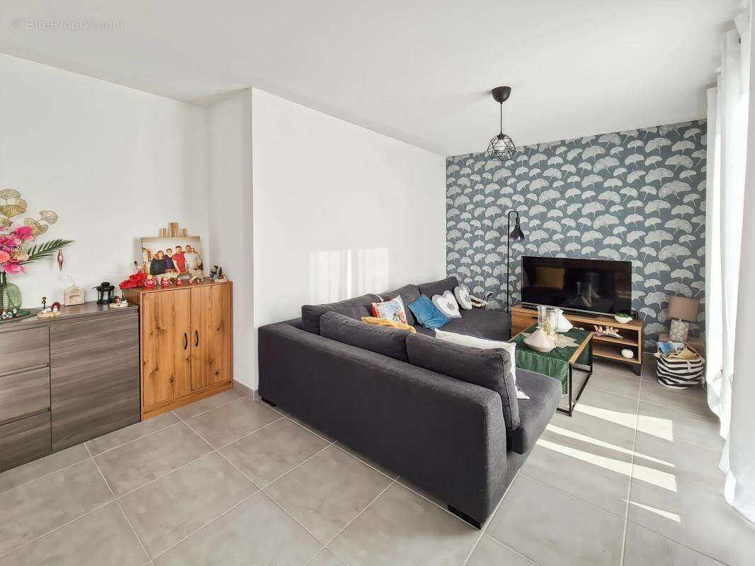 Maison à BRIZAMBOURG