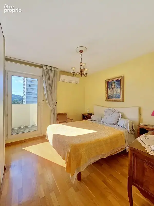 Appartement P5, 125m2 DERNIER ETAGE, Terrasse 80m2 Nîmes , garage et cave - photo 5