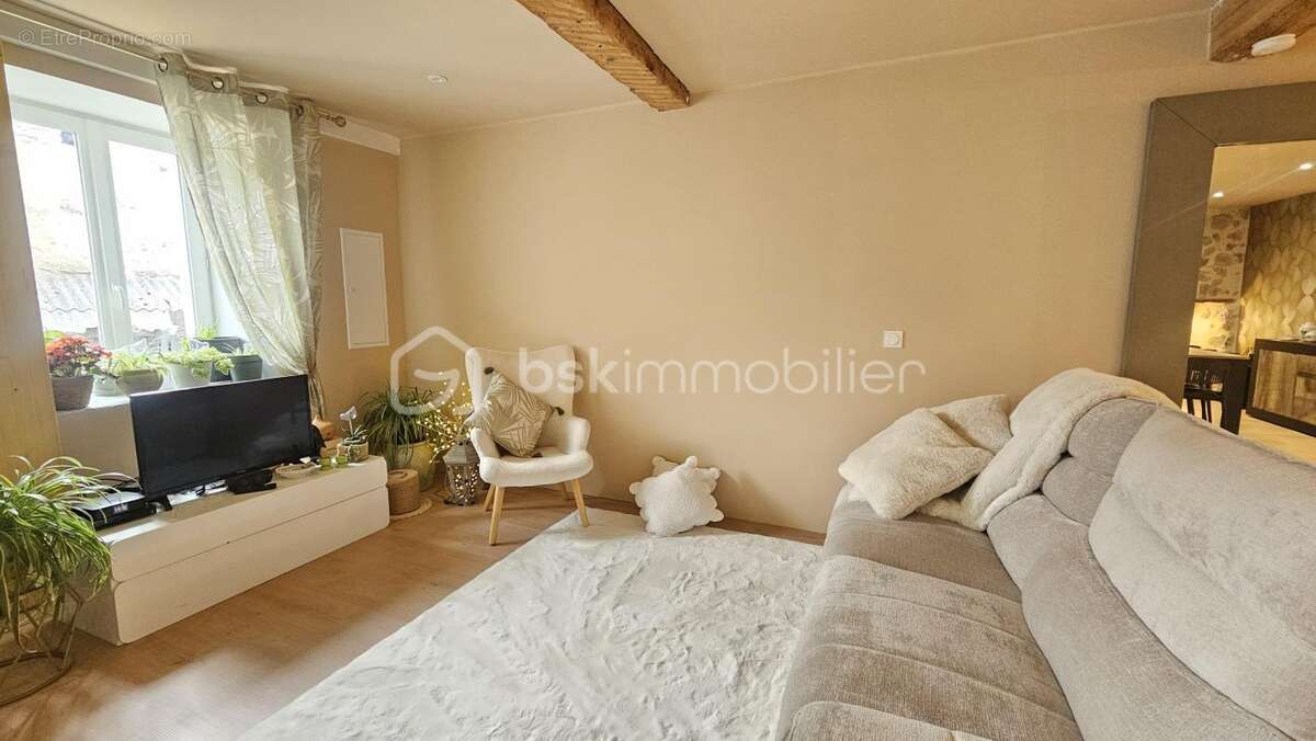 Maison rénovée 150 m² + 50 m² dépendances - photo 3