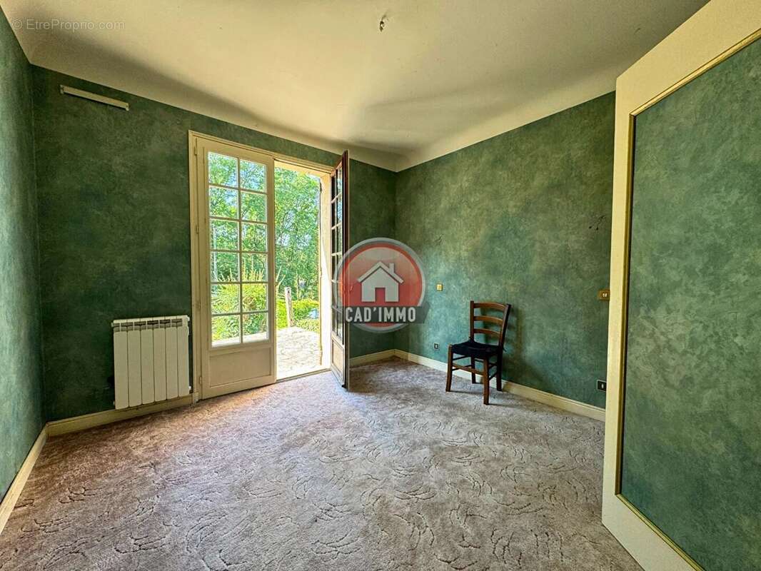 Maison à COUZE-ET-SAINT-FRONT