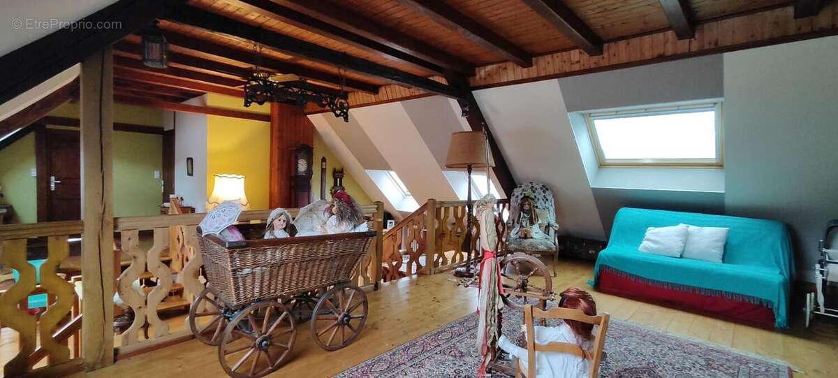 Maison à ROUGEMONT-LE-CHATEAU