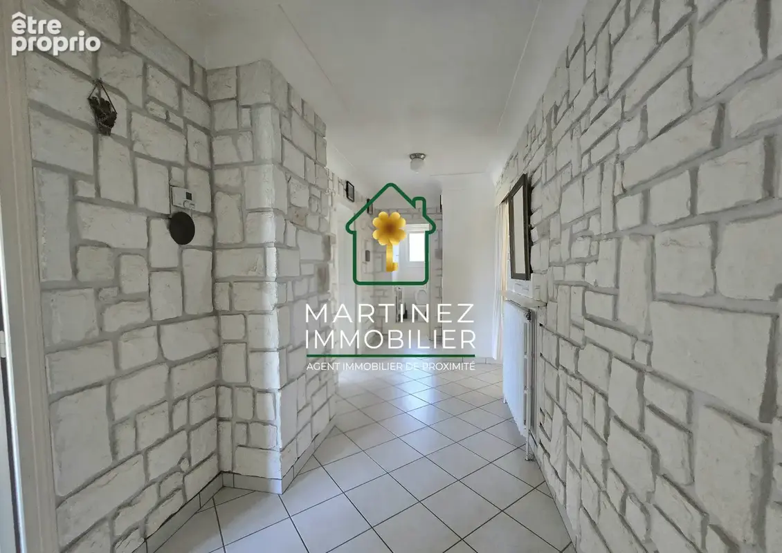 Maison 8 pièces 240 m² à vendre à Saint-Priest (69800) - photo 9