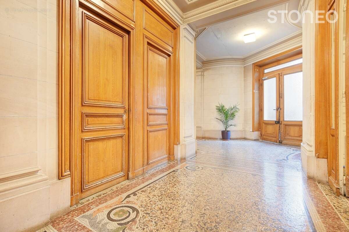 Appartement à PARIS-15E