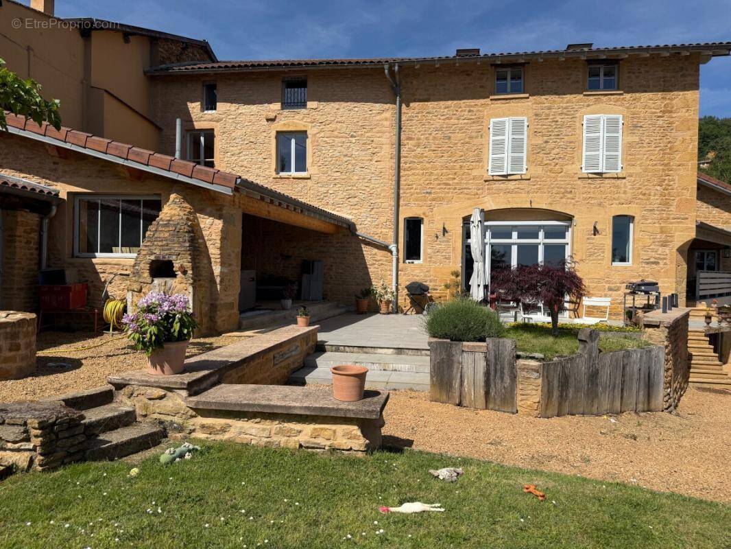 Maison à VILLE-SUR-JARNIOUX