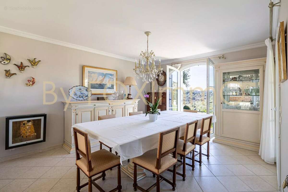 Maison à VILLENEUVE-LOUBET