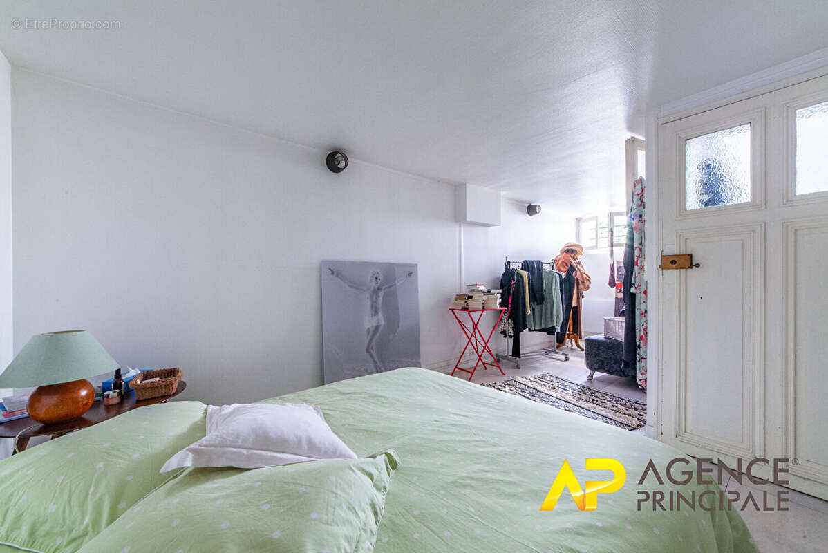 Appartement à LA GARENNE-COLOMBES