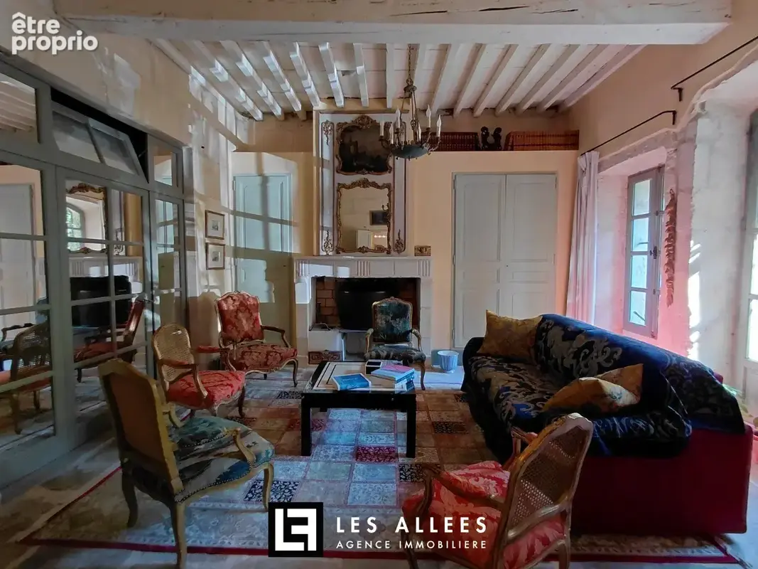 450 m² à Tarascon  - photo 2