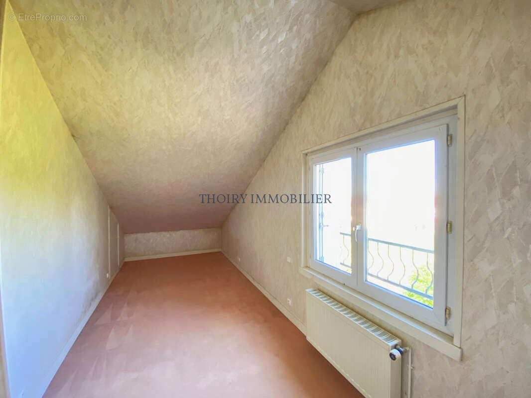 Maison à THOIRY