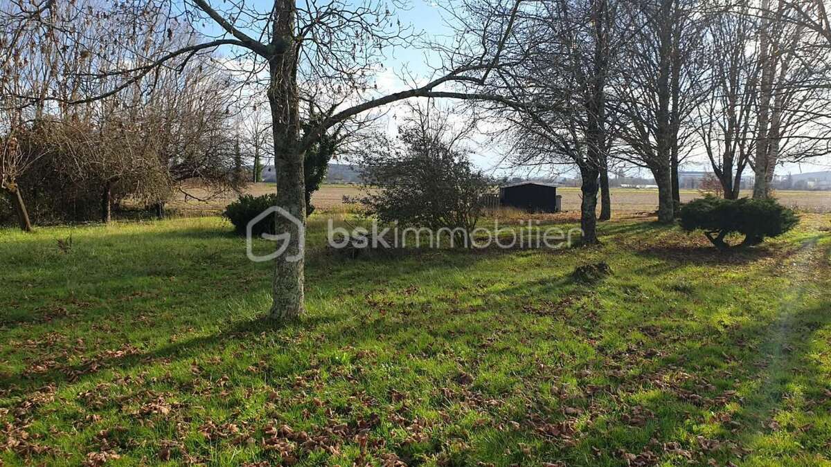 Maison à VILLECOMTAL-SUR-ARROS