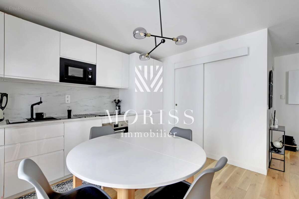 Appartement à PARIS-17E