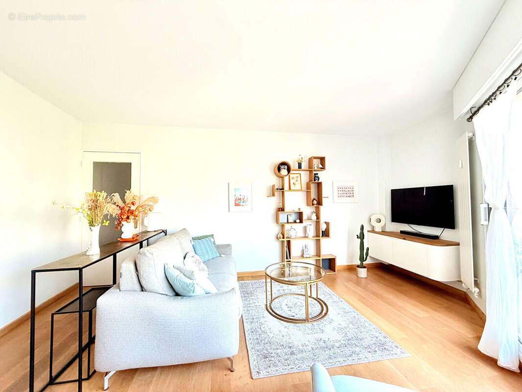 Appartement à LEVALLOIS-PERRET