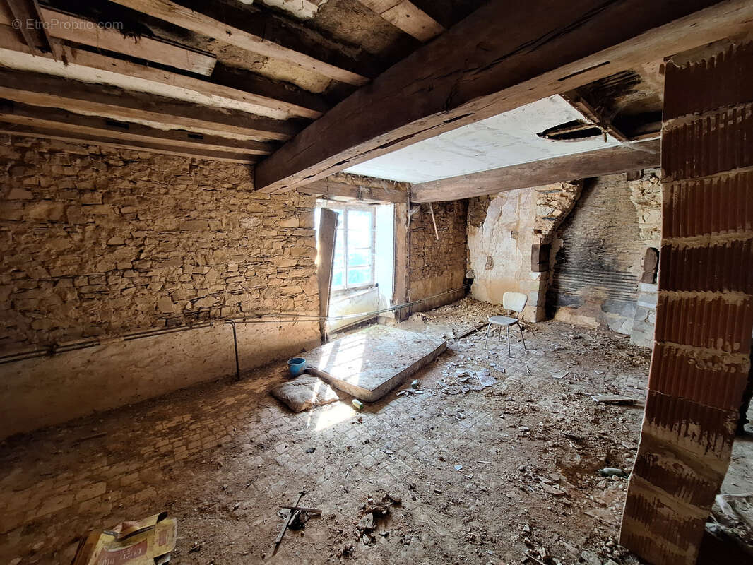 Maison à rénover à BOURG L'ÉVÊQUE - photo 10