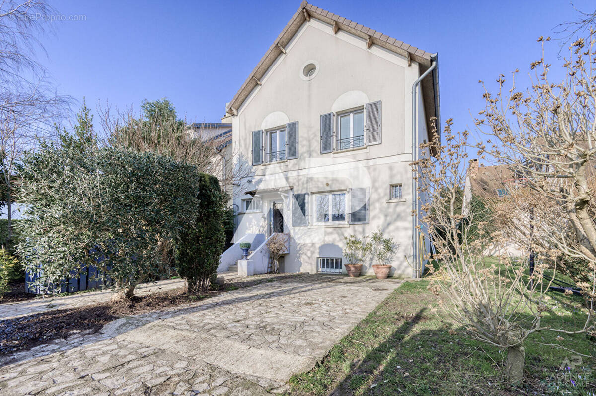 Maison à RUEIL-MALMAISON