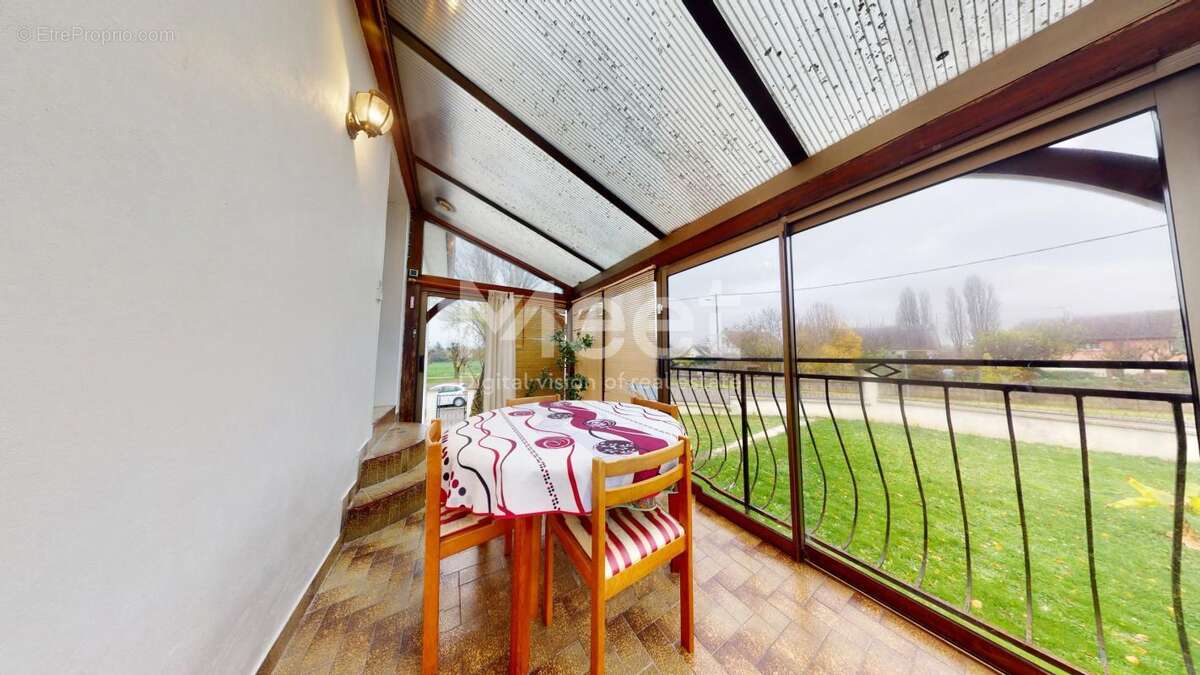 Maison à BRIENON-SUR-ARMANCON