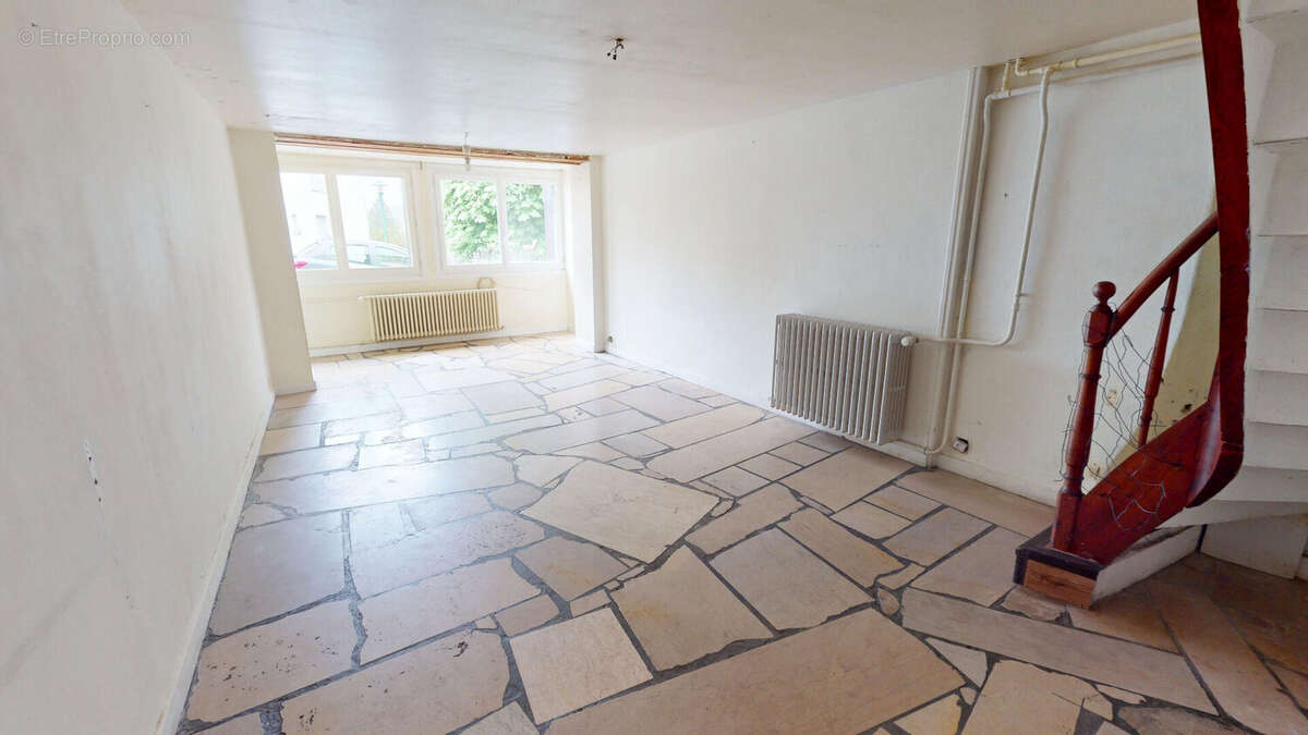 Maison à HAUTEVILLE-LOMPNES