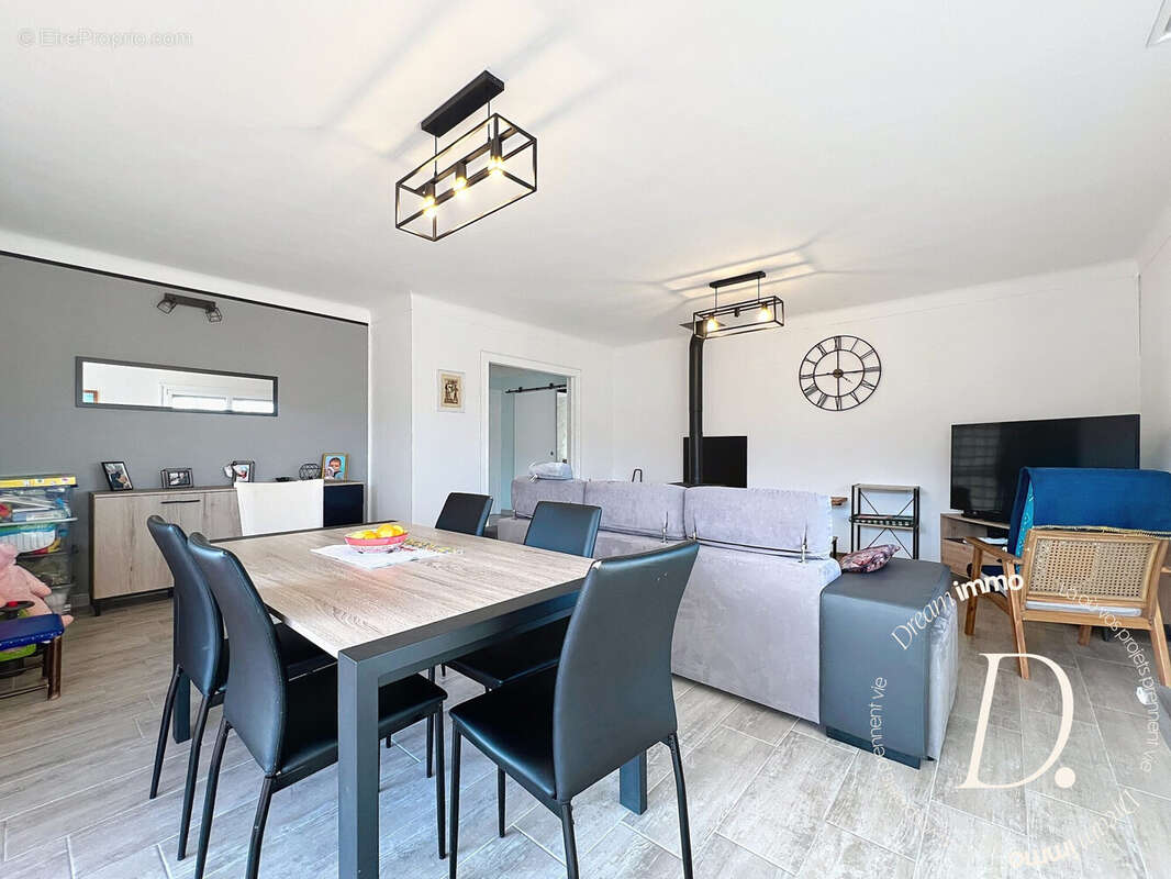 Maison à LAROQUE-DES-ALBERES