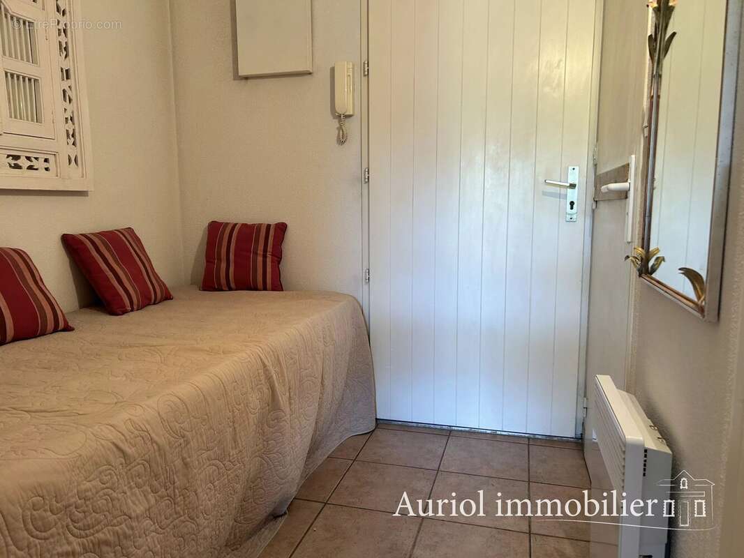Appartement à SAINT-CYR-SUR-MER
