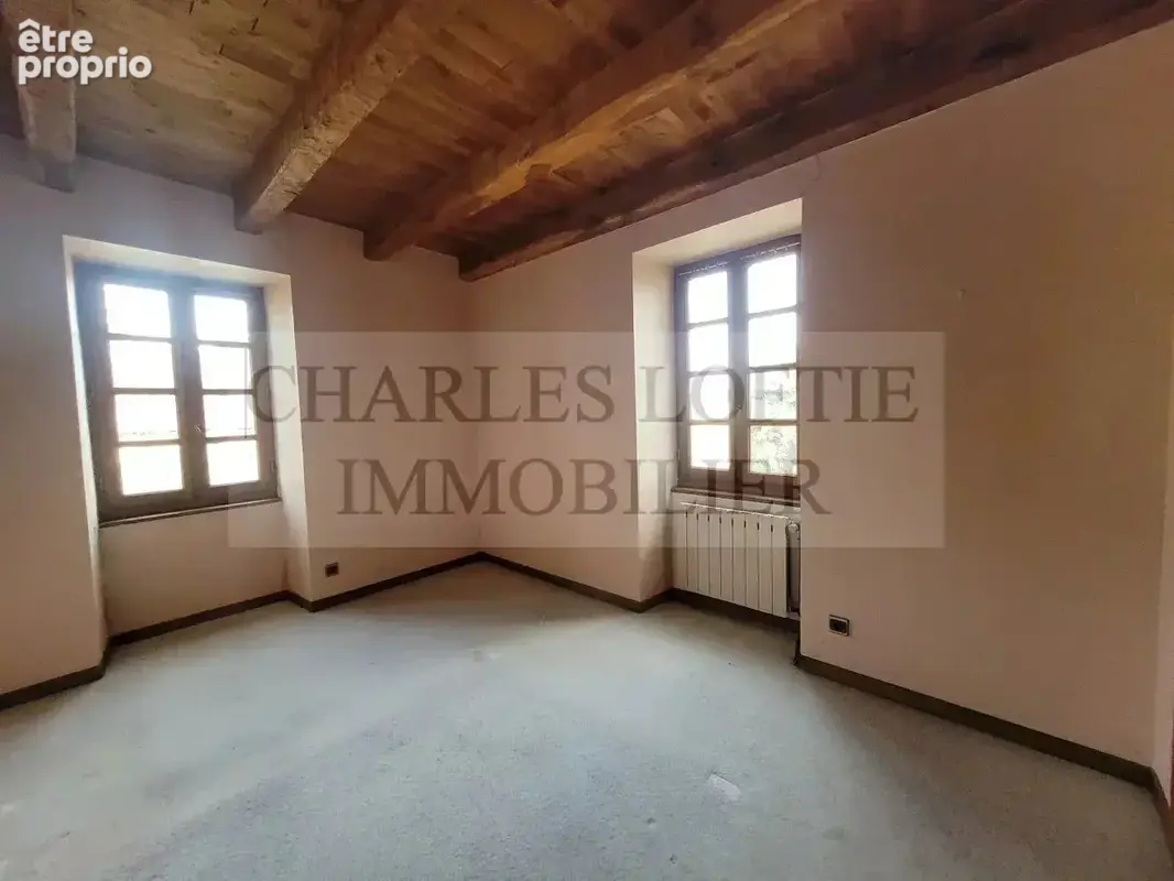 Ancien corps de ferme sur un terrain de plus de 3000 m² - photo 9