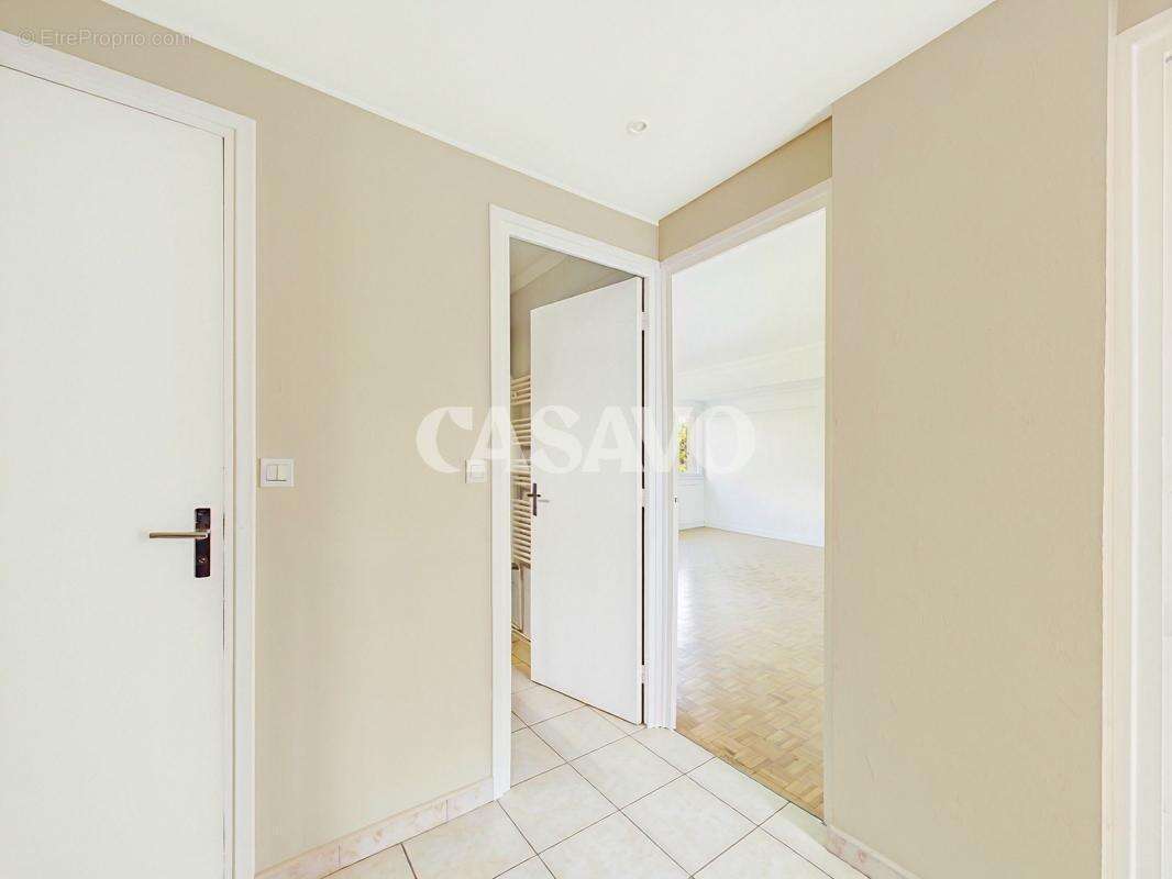 Vente Appartement 4 pièces de 73m² - 69300 Caluire-et-Cuire - photo 7