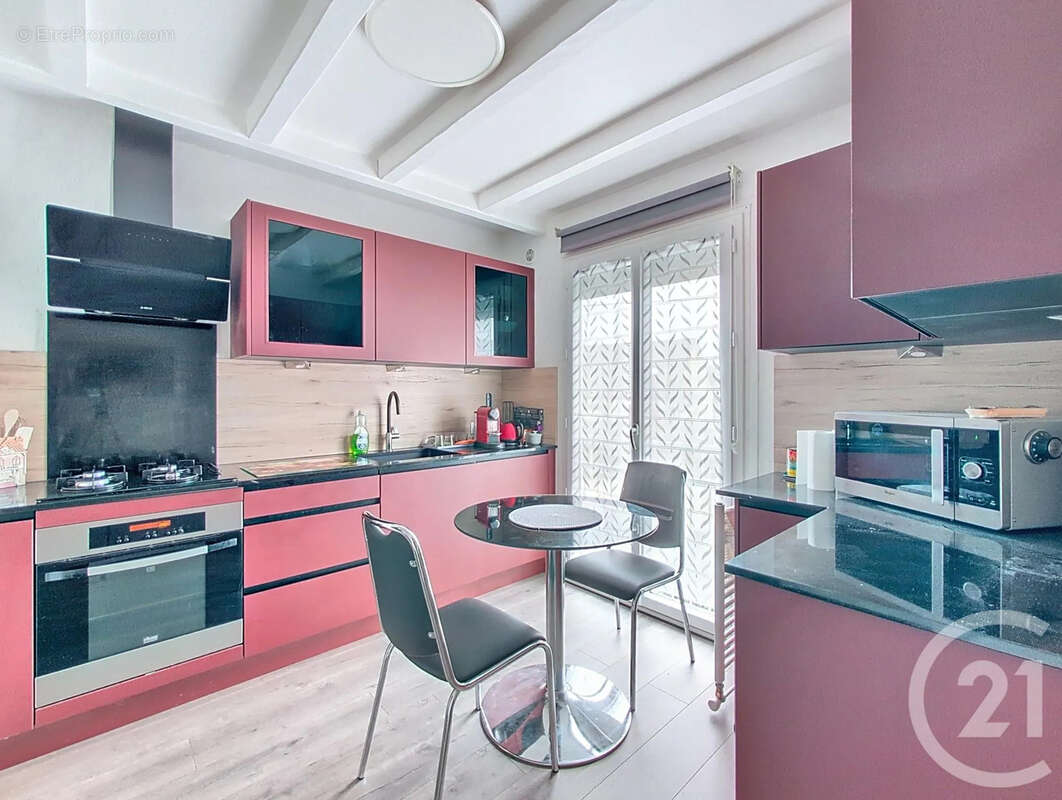 Maison à VAUX-LE-PENIL