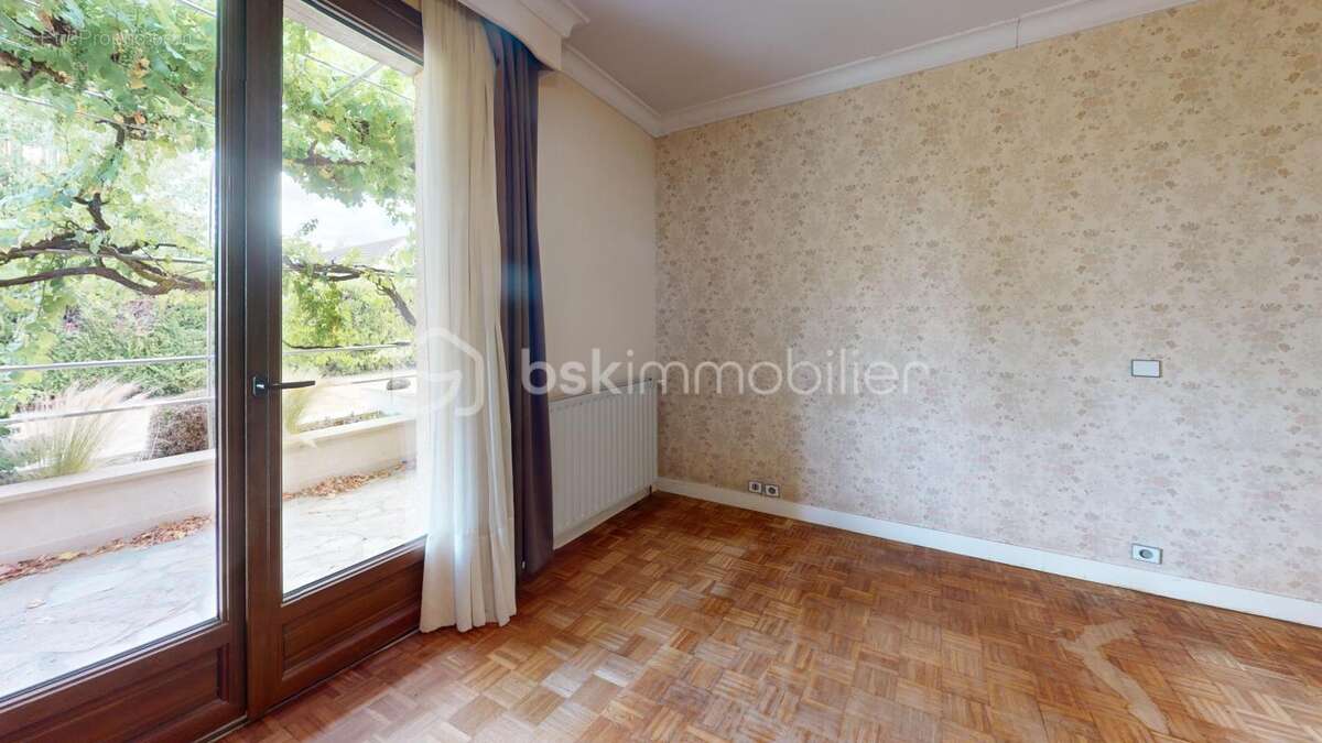 Maison de maçon traditionnelle + dependances - photo 11