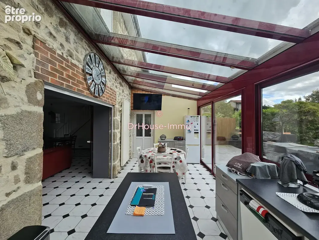 Maison 4 pièces 95 m² à vendre à Parthenay (79200) - photo 12