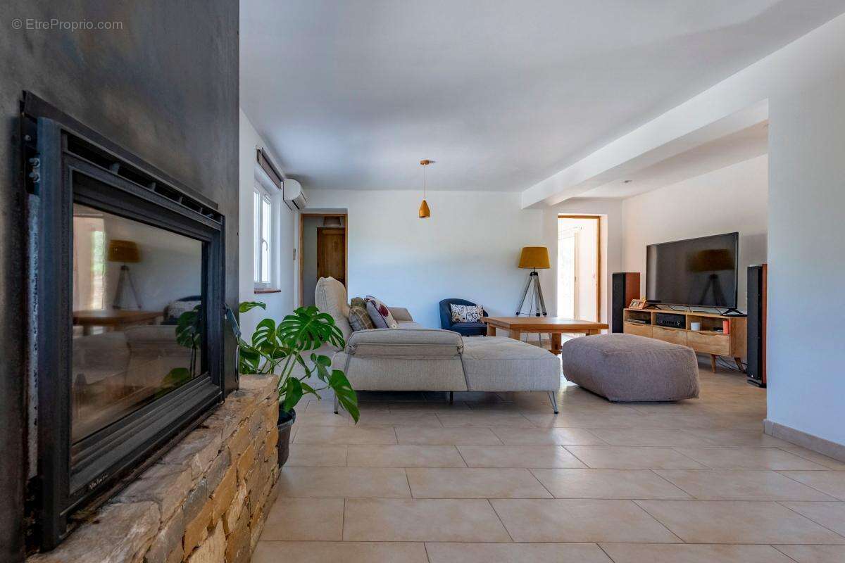 Maison à LA CADIERE-D'AZUR