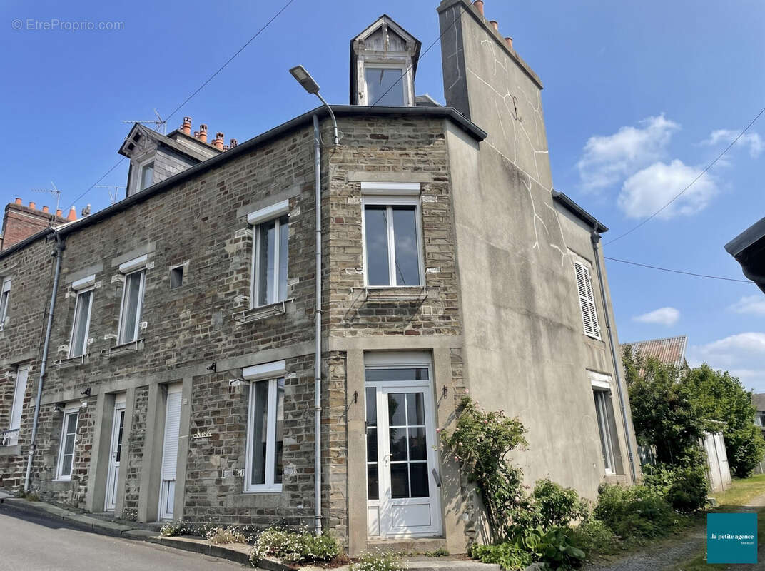 Maison à CONDE-SUR-NOIREAU