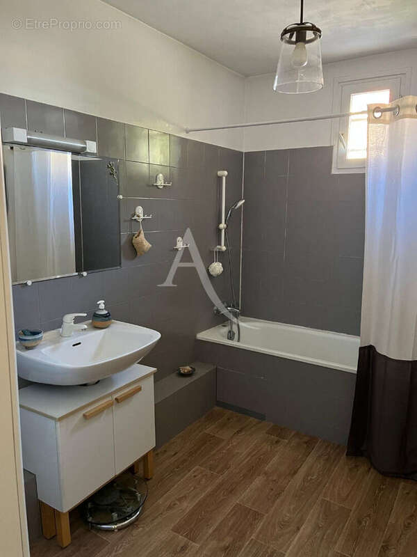 Maison à SAINT-MAUR-DES-FOSSES