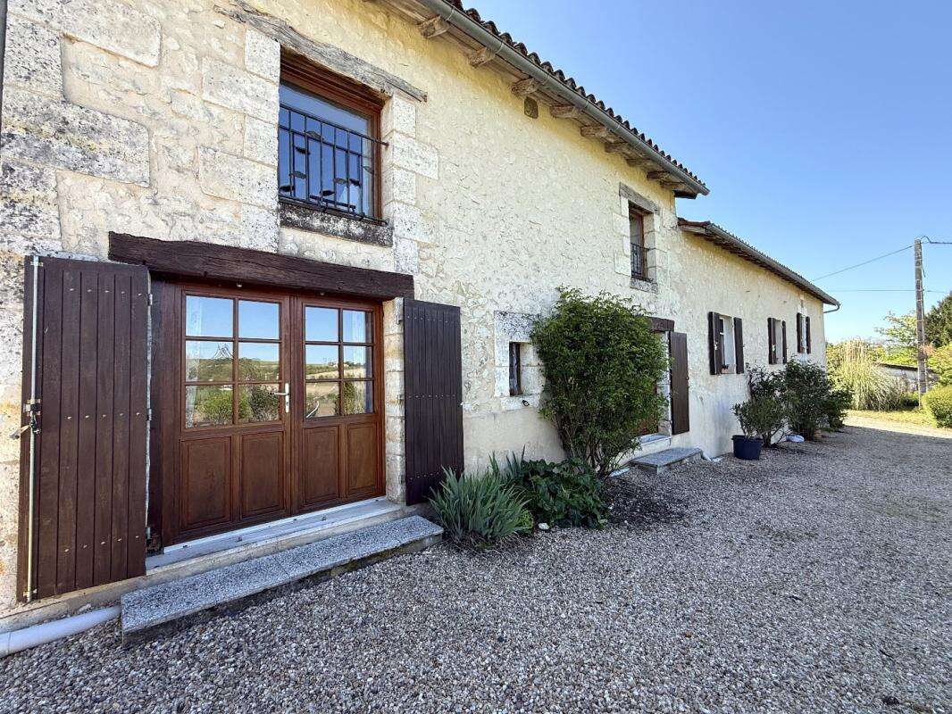 Maison à NANTEUIL-AURIAC-DE-BOURZAC