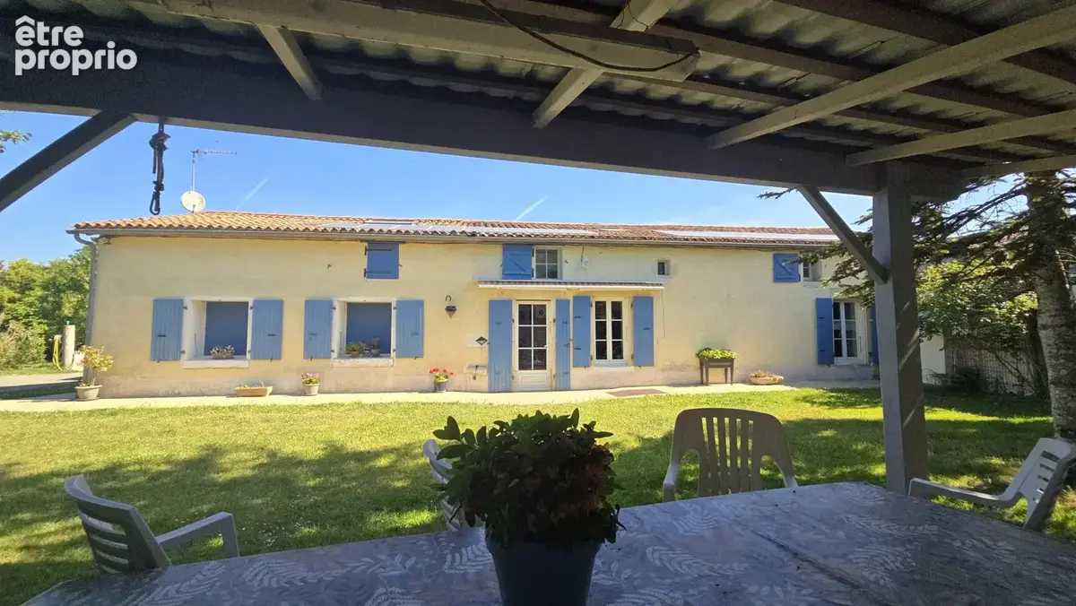 Maison 6 pièces 198 m² à vendre à Saint-Cyr-Du-Doret (17170) - photo 3
