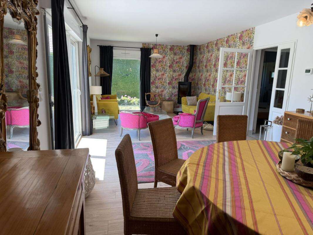 Maison à SAINT-PRYVE-SAINT-MESMIN