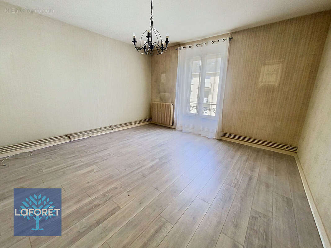 Appartement à FOUGERES